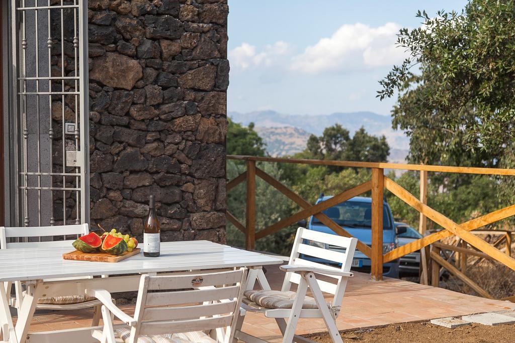 Ecoagriturismo Notti Stellate Etna Mare Farm stay *