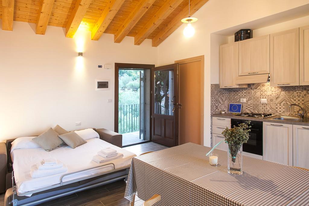 Ecoagriturismo Notti Stellate Etna Mare Farm stay Mascali