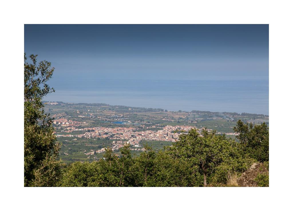 Farm stay Ecoagriturismo Notti Stellate Etna Mare