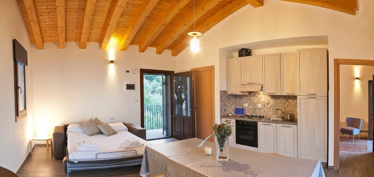 Ecoagriturismo Notti Stellate Etna Mare Farm stay Mascali